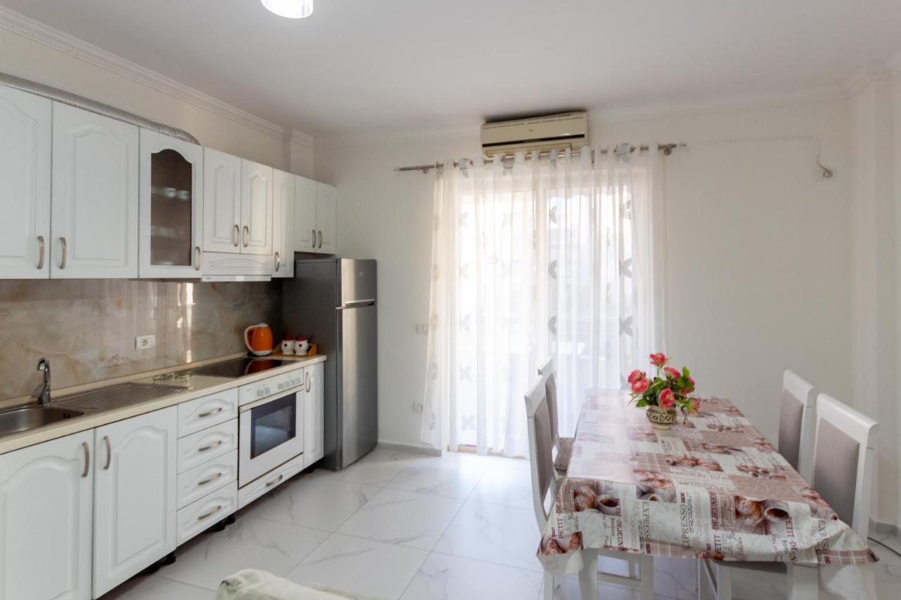 Comfortable Apartment Next To The Beach Драч Екстериор снимка